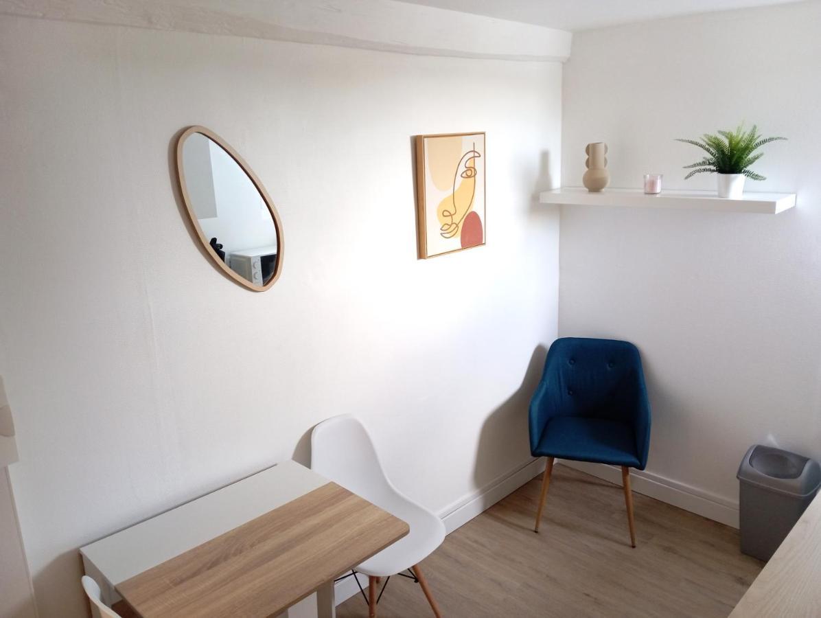 Appartement Cosy Plein Centre Conches-en-Ouche Exterior foto